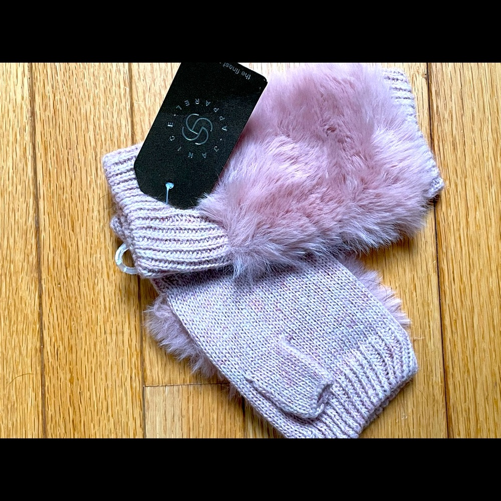 NWT furry fingerless mittens